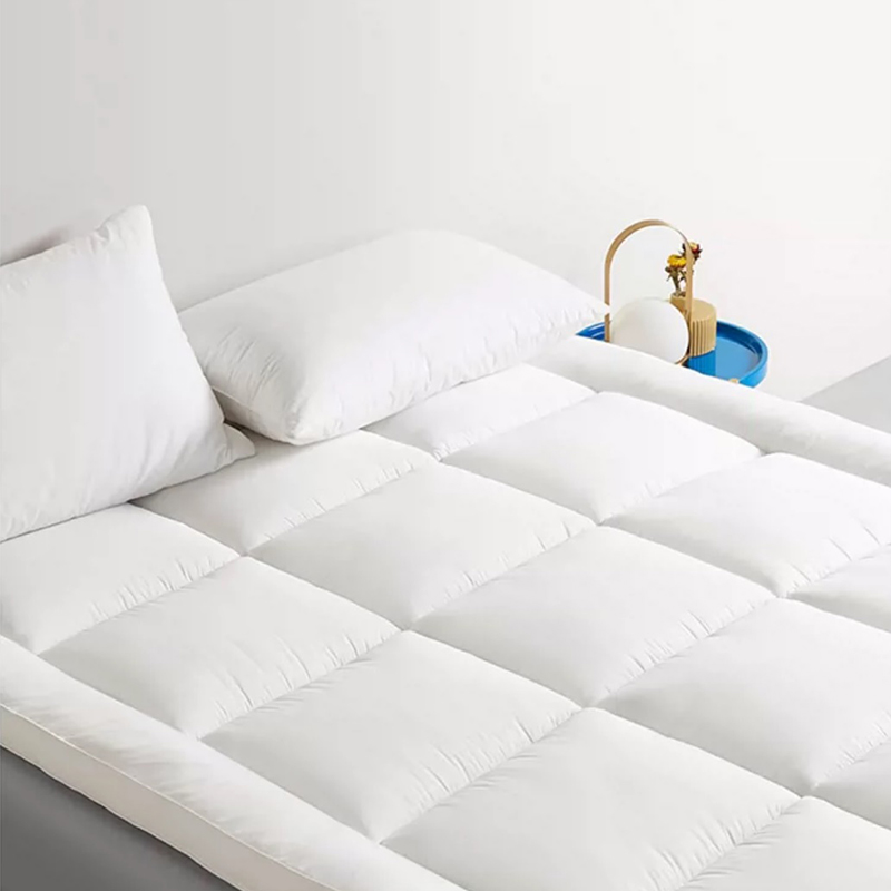 Baumwolle 233T Down-Alternative Mikrofaser-Struktur 1500GSM Hotel Matratze Toper